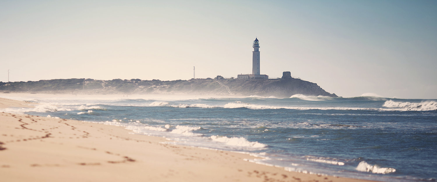 La playa y el faro de Zahora La playa y el faro de Zahora