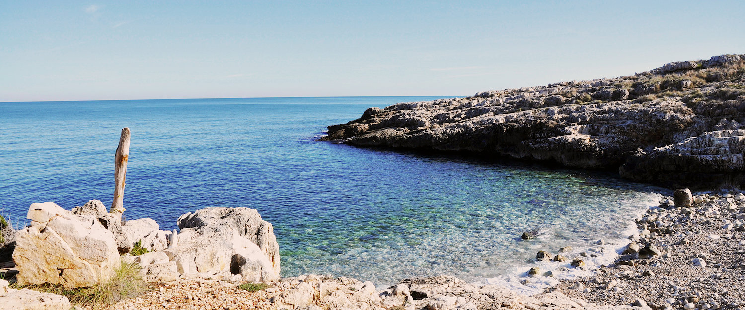 Un mare più blu del cielo. Un mare più blu del cielo.