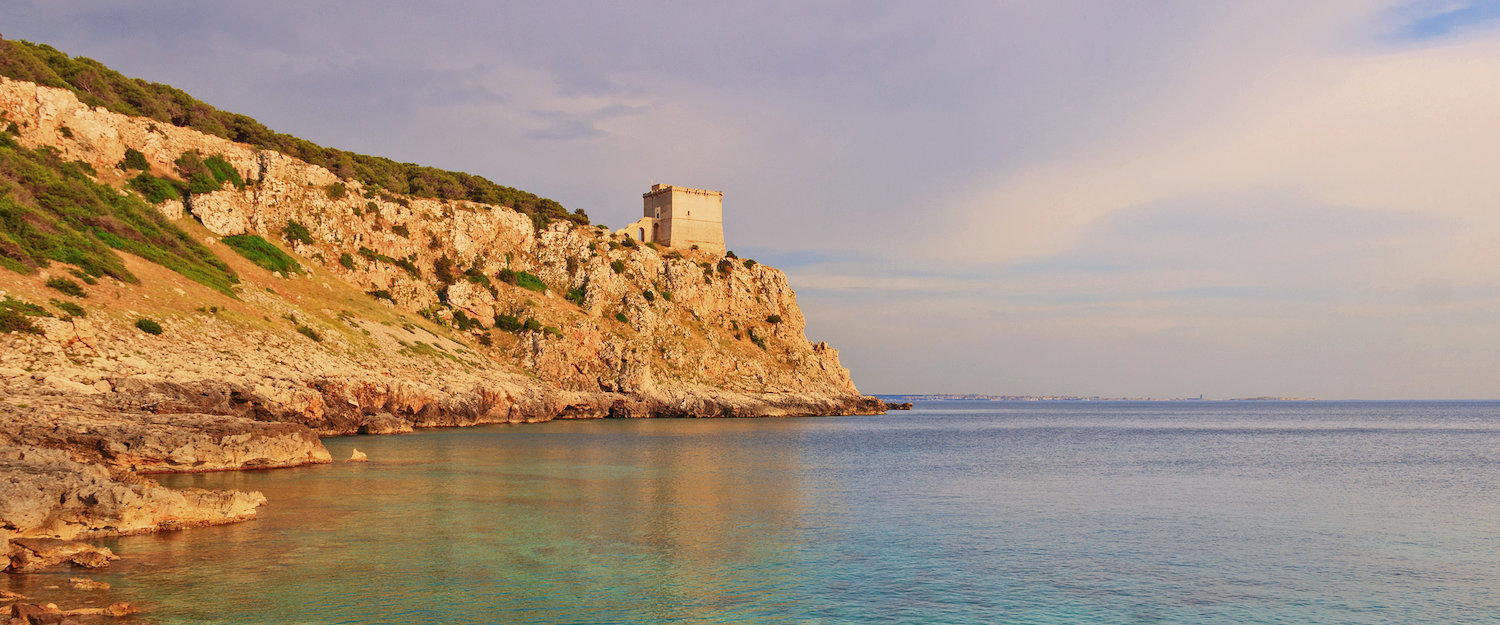 Torre Santa Maria dell'Alto, baia di Porto Selvaggio. Torre Santa Maria dell'Alto, baia di Porto Selvaggio.