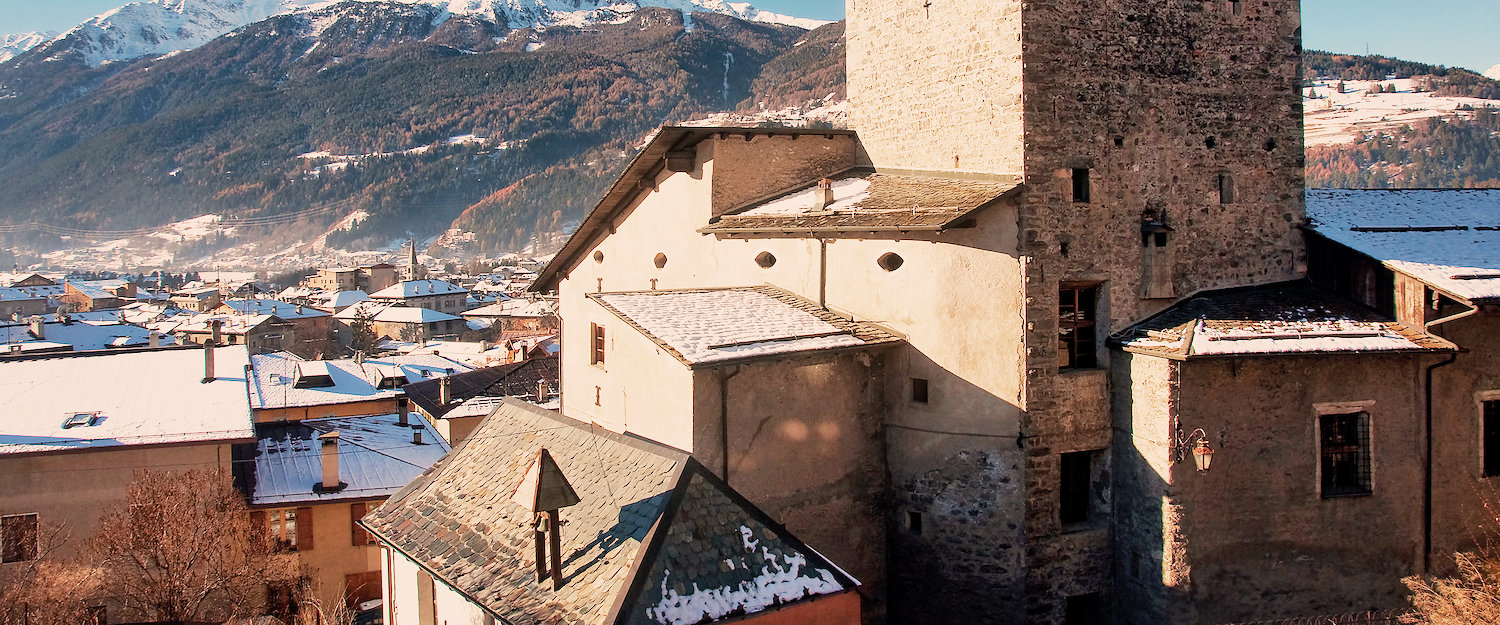 Tetti innevati. Tetti innevati.