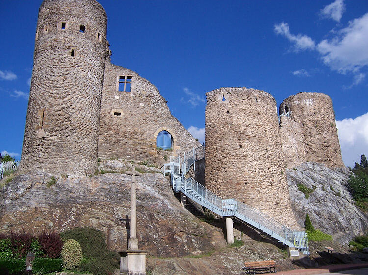 Château féodal de Rochetaillée Château féodal de Rochetaillée