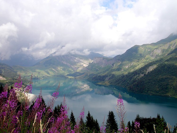 Lac de Roselend Lac de Roselend