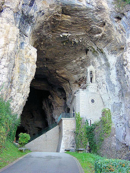 Les Grottes de la Balme