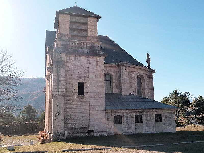 L'église Saint-Louis L'église Saint-Louis