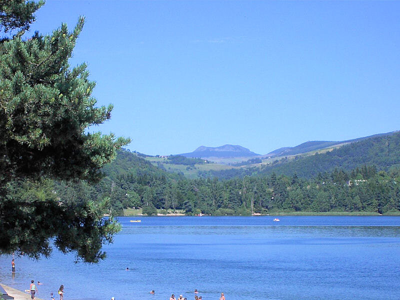 Lac d'Issarlès Lac d'Issarlès