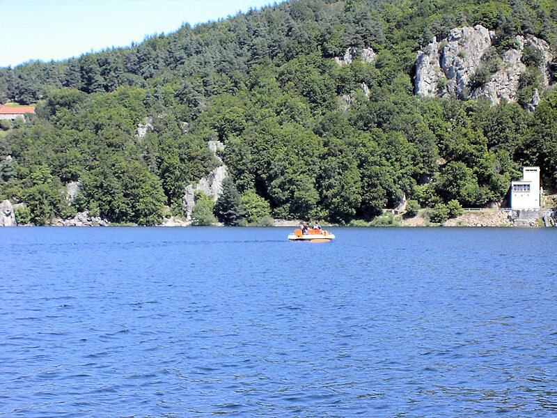 Lac d'Issarlès Lac d'Issarlès