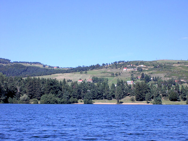 Lac d'Issarlès Lac d'Issarlès