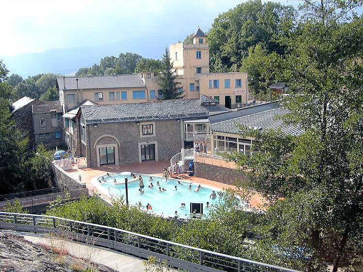 Piscine extérieure en été - Font Romeu Piscine extérieure en été - Font Romeu
