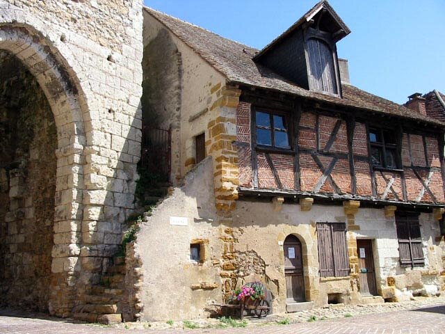 Grand rue de Mennetou sur Cher