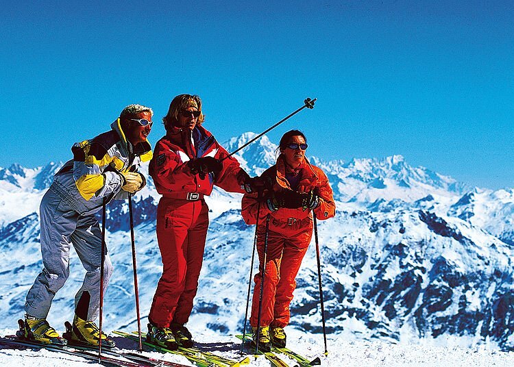Skieurs et le Mont-Blanc - Les Ménuires Skieurs et le Mont-Blanc - Les Ménuires