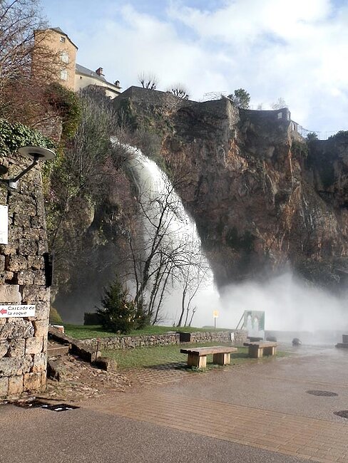 Salles la Source