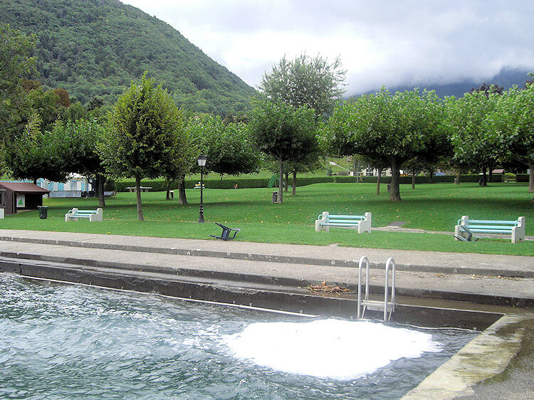 Plage de Menthon Saint-Bernard
