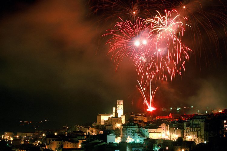 Feu d'artifice Grasse - Côte d'Azur Feu d'artifice Grasse - Côte d'Azur
