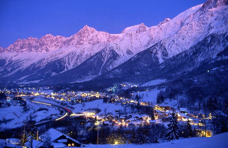 Le village la nuit - Les Houches