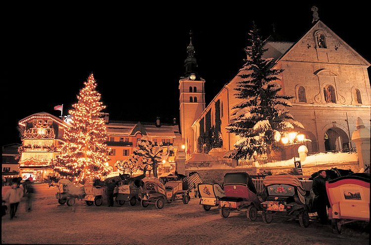 Place du village de nuit