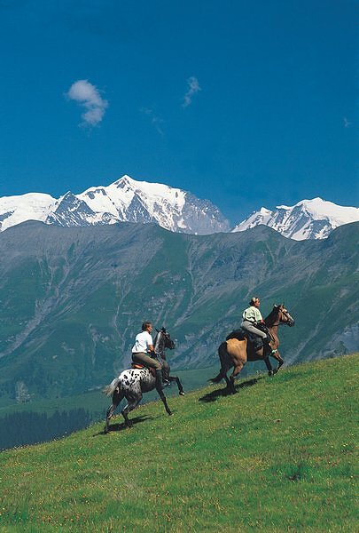 Cavalier sur fond de Mont-Blanc