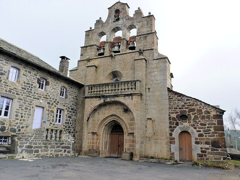 Eglise de Saint-Front et son clocher-mur Eglise de Saint-Front et son clocher-mur