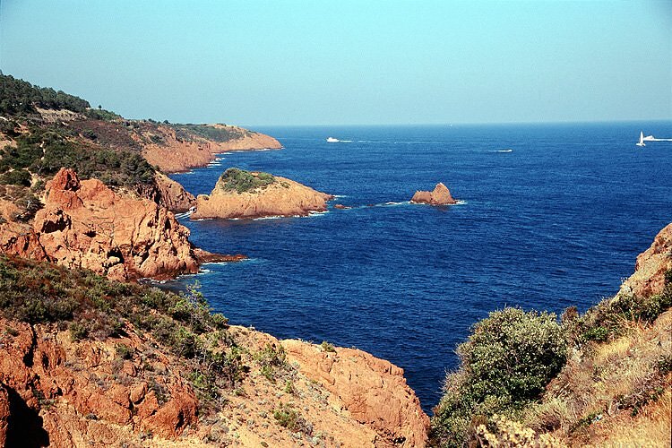 Calanque Saint-Barthélémy - Massif de l'Esterel Calanque Saint-Barthélémy - Massif de l'Esterel