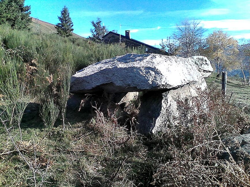 Dolmen de Tignac - Cabane de Roland