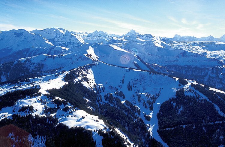 Montagnes enneigées - Les Carroz