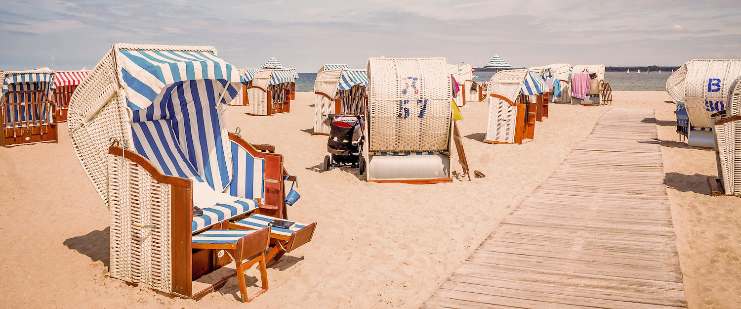 Typische Strandkörbe an der Ostsee Typische Strandkörbe an der Ostsee