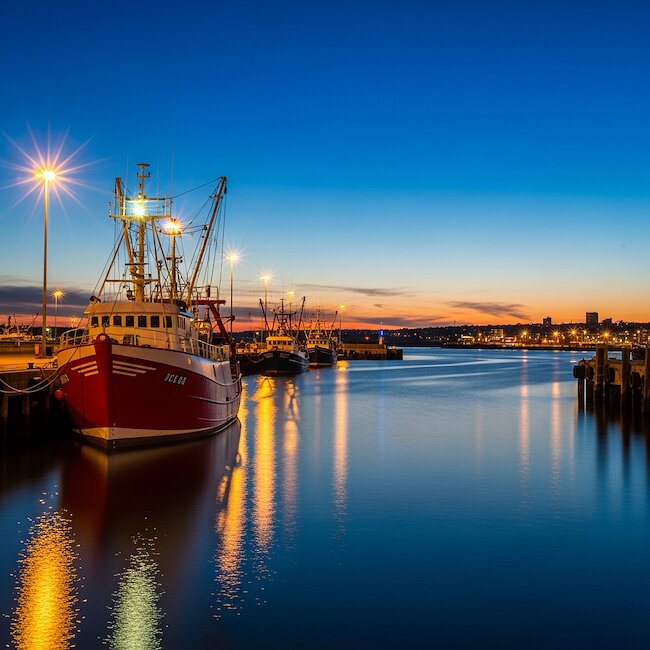Nordseehafen Büsum in der blauen Stunde