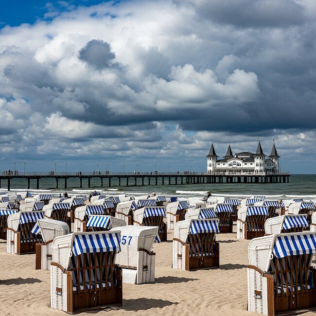 Strandkörbe und Seebrücke in Ahlbeck