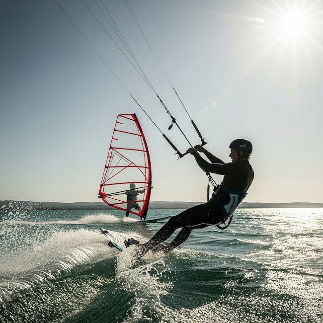 Kitesurfen und Windsurfen