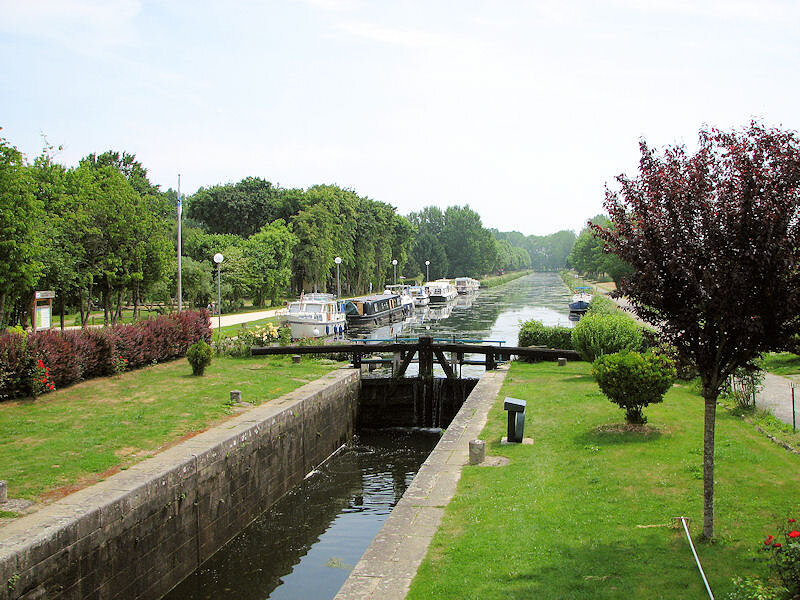 Écluse sur le canal d'Ille-et-Rance à Évran