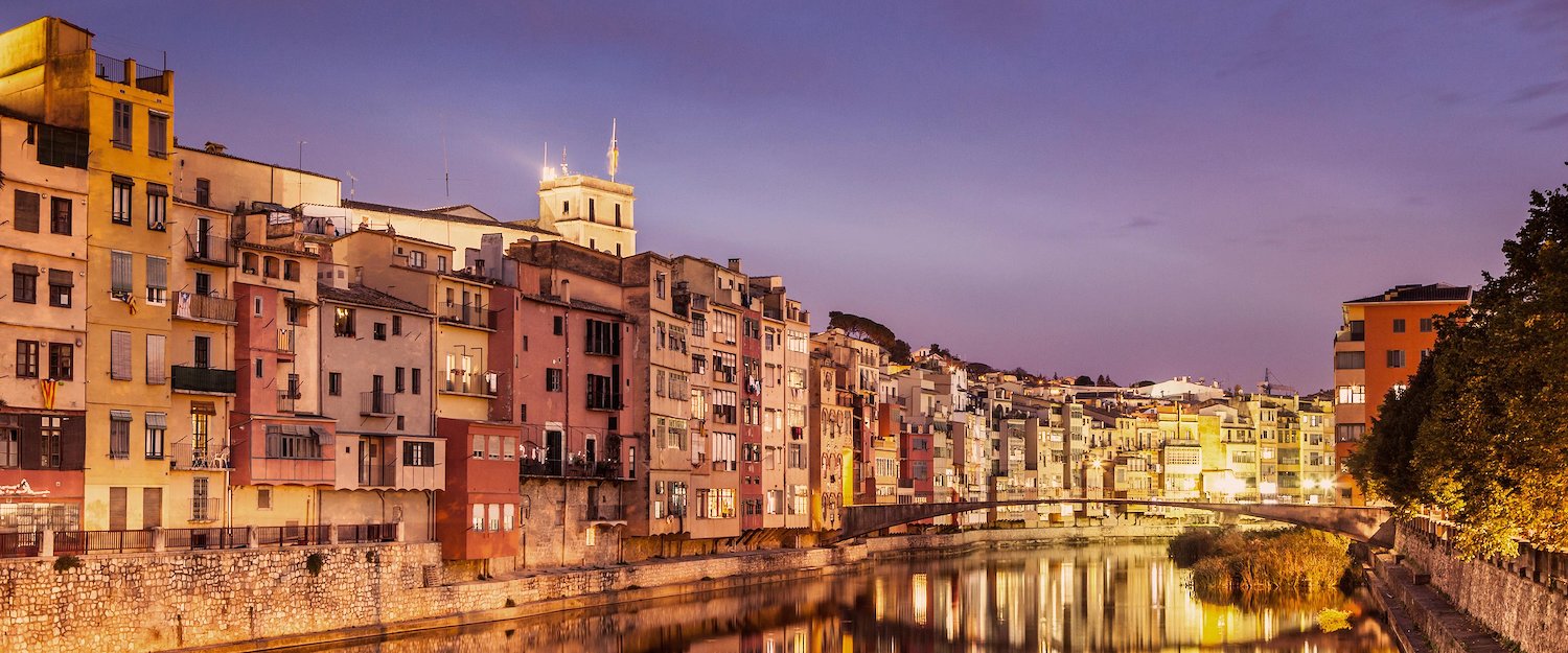 Die Fassaden von Girona