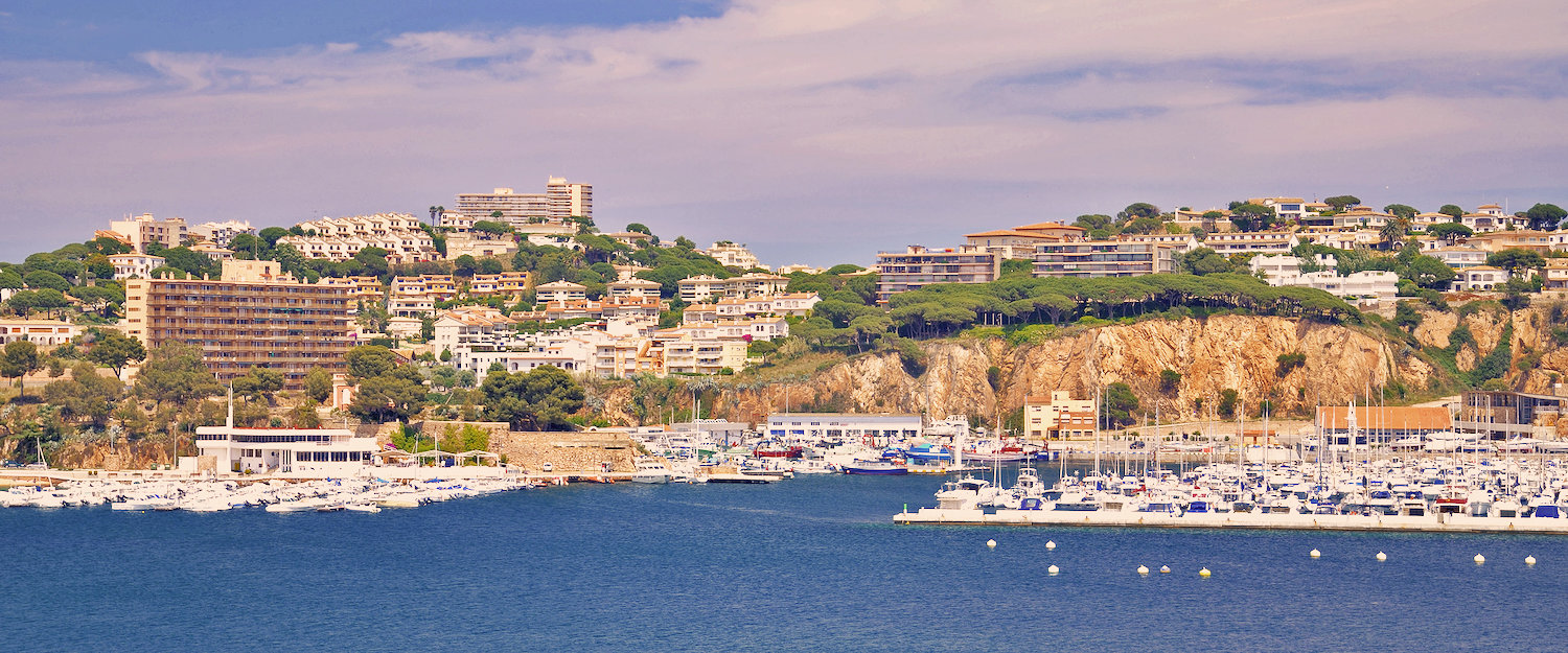Vistas del puerto de Sant Feliu de Guíxols Vistas del puerto de Sant Feliu de Guíxols