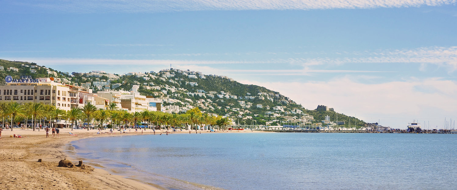 La plage à Roses