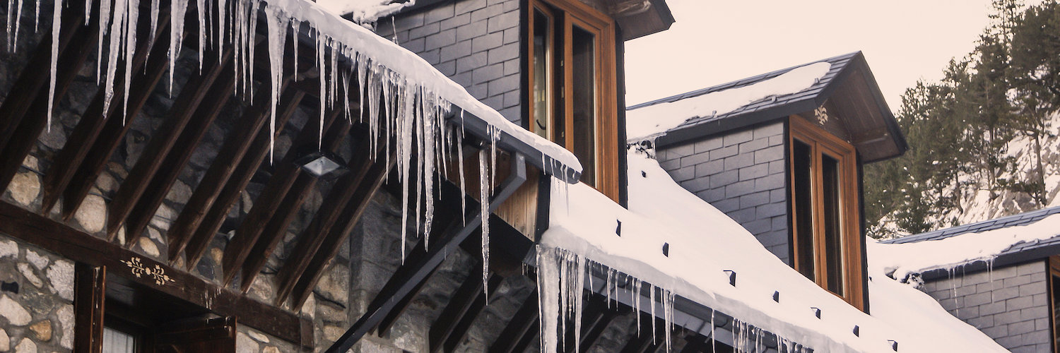 Tejados de Benasque en invierno Tejados de Benasque en invierno