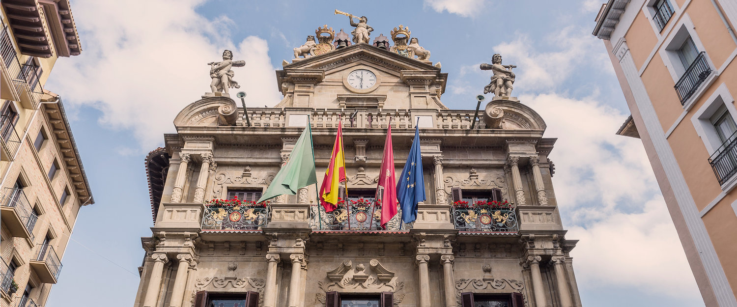 La fachada del Ayuntamiento de pamplona