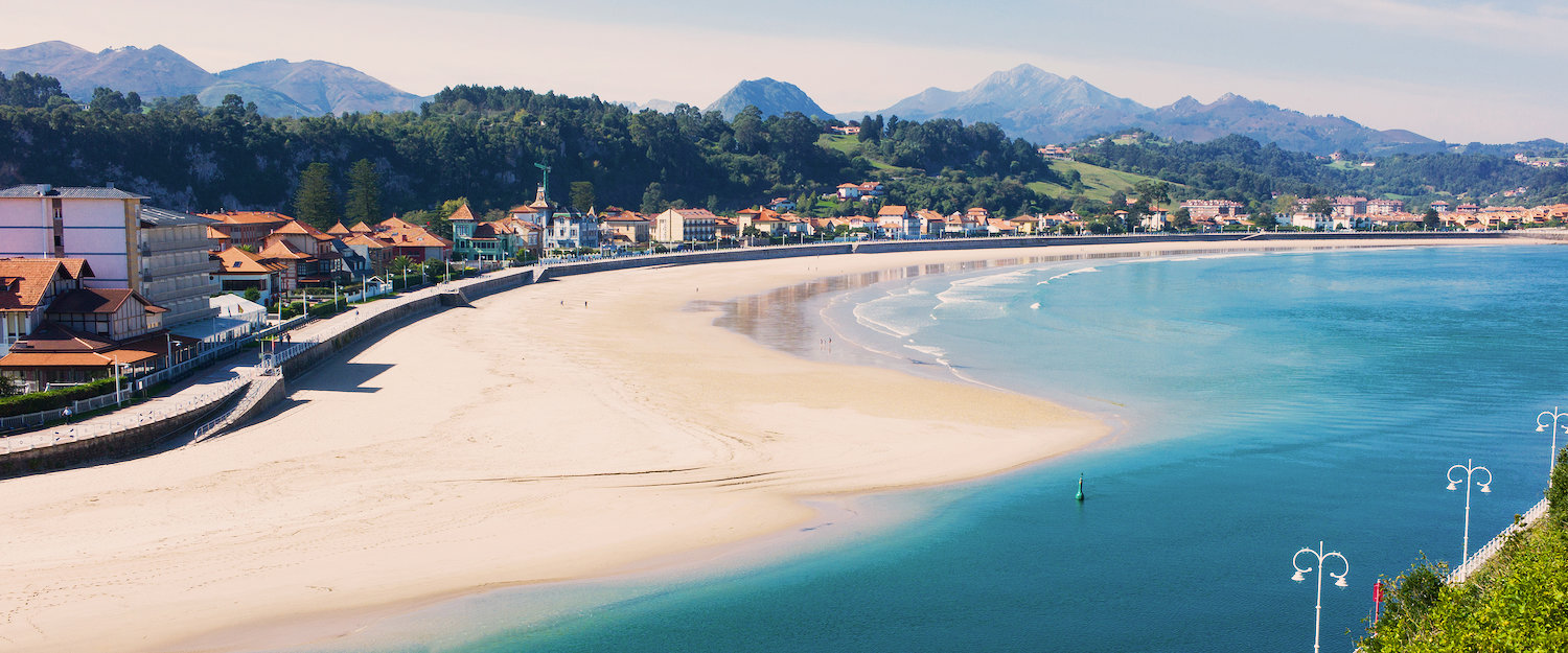 Malerischer Strand in Asturien Malerischer Strand in Asturien
