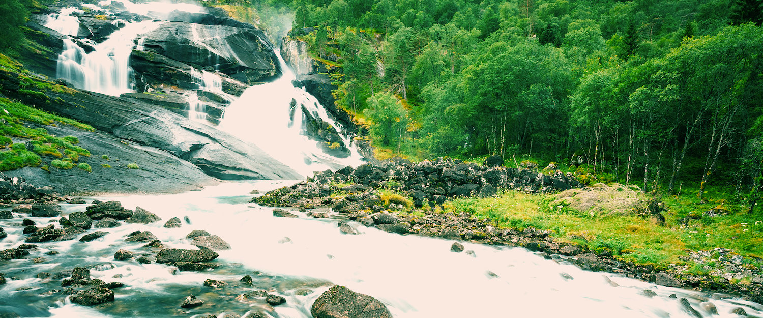 En foss i Husedalen