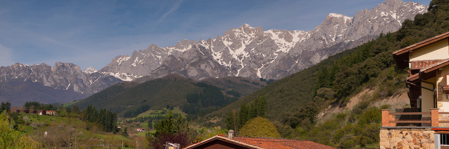 Vistas a los Picos de Europa Vistas a los Picos de Europa