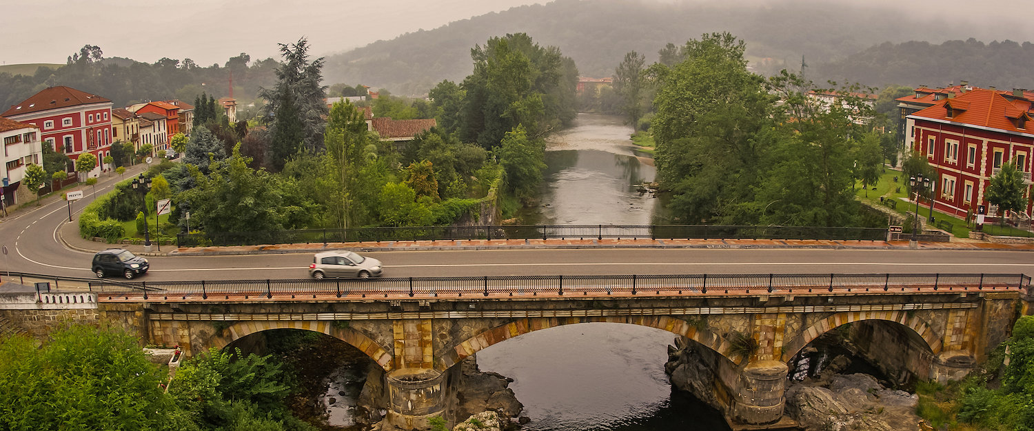 Puente en Cangas de Onís Puente en Cangas de Onís