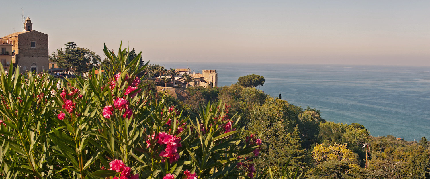 Vasto ed il mare. Vasto ed il mare.
