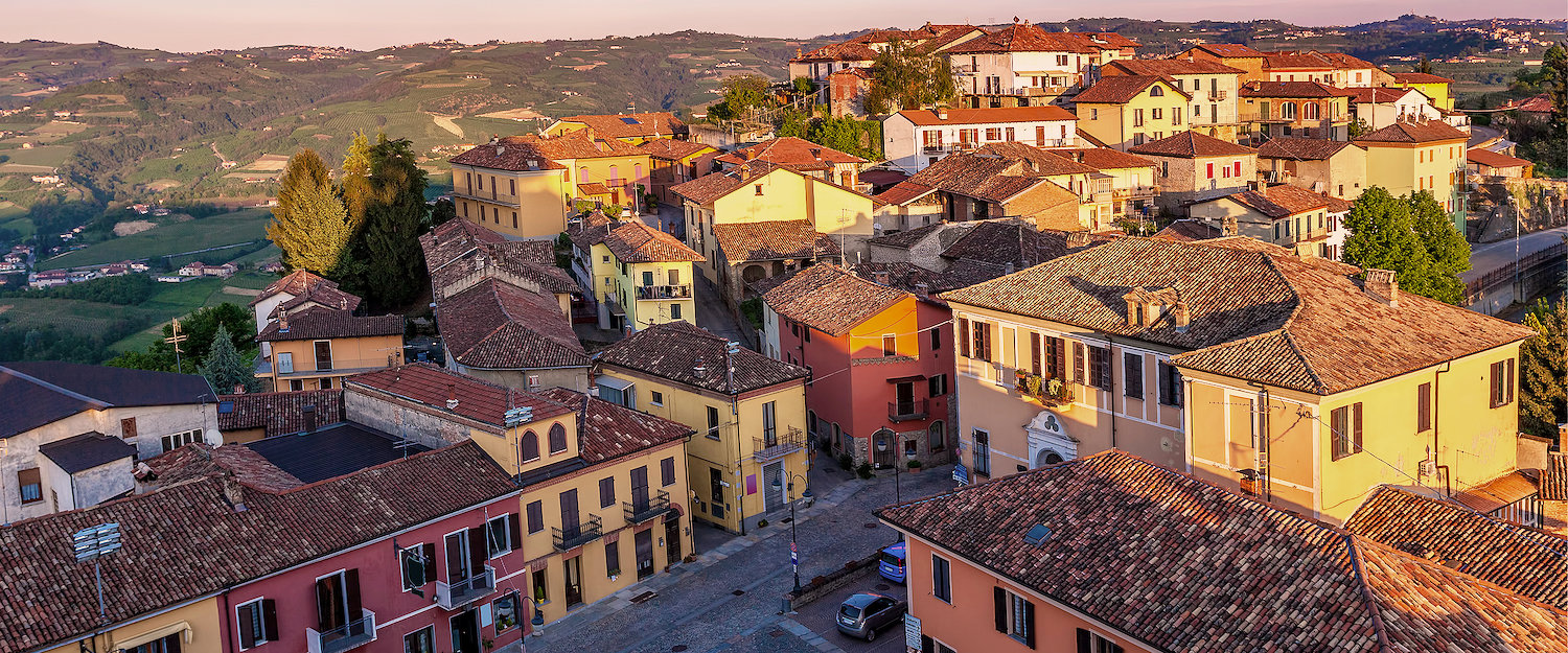 Tramonto sul paese. Tramonto sul paese.