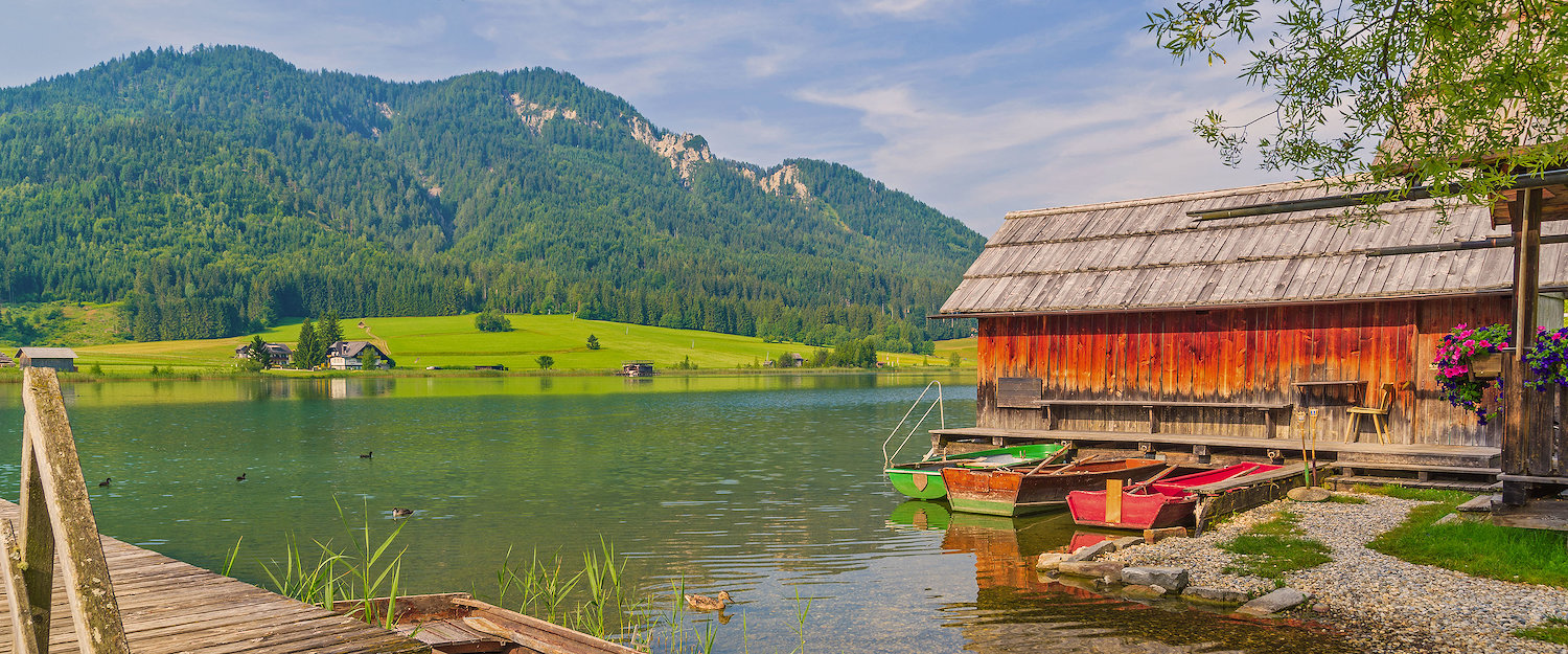 Bootshaus mit Blick auf den Weissensee