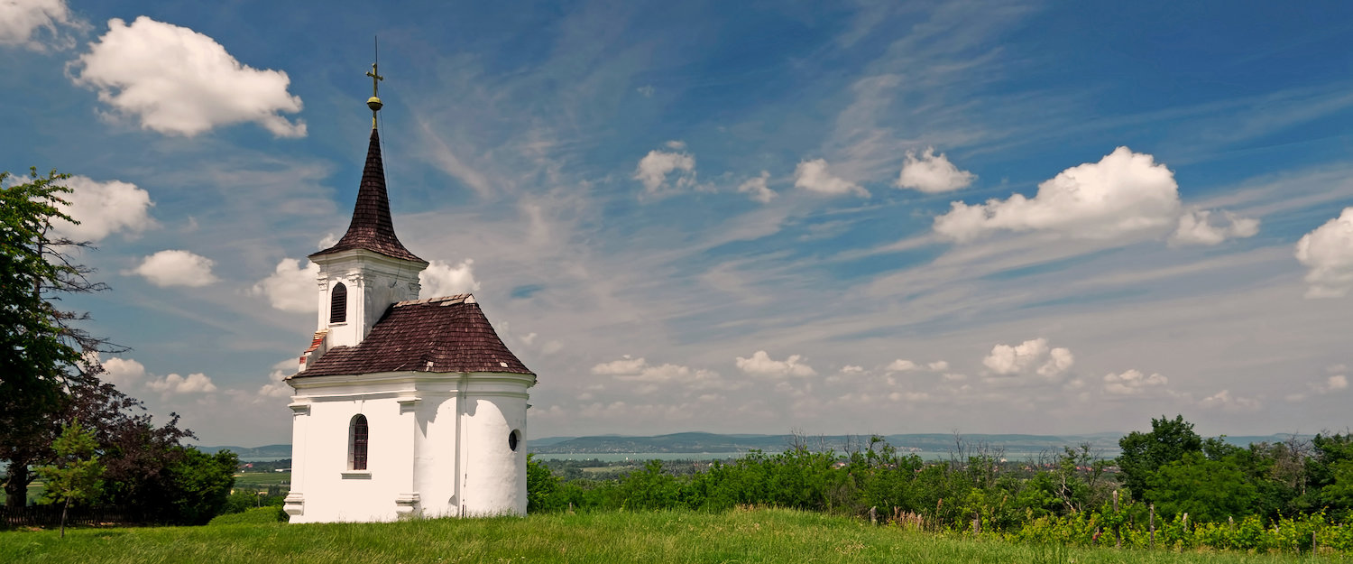 Kleine Kapelle am Plattensee Kleine Kapelle am Plattensee