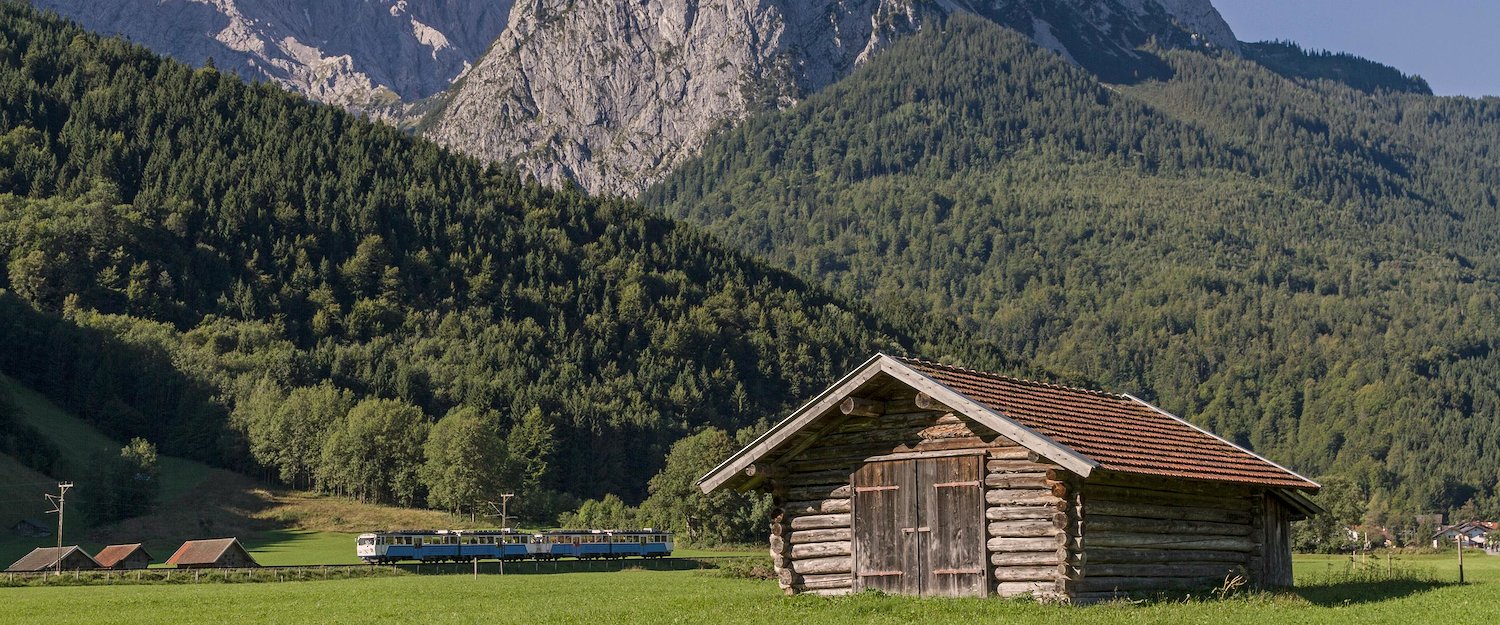 Heu Hütte und Berg Waxenstein
