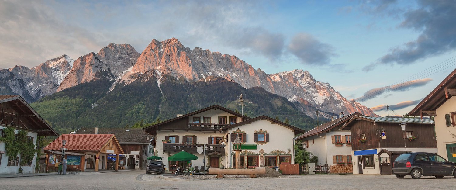 Garmisch-Partenkirchen mit toller Alpenkulisse