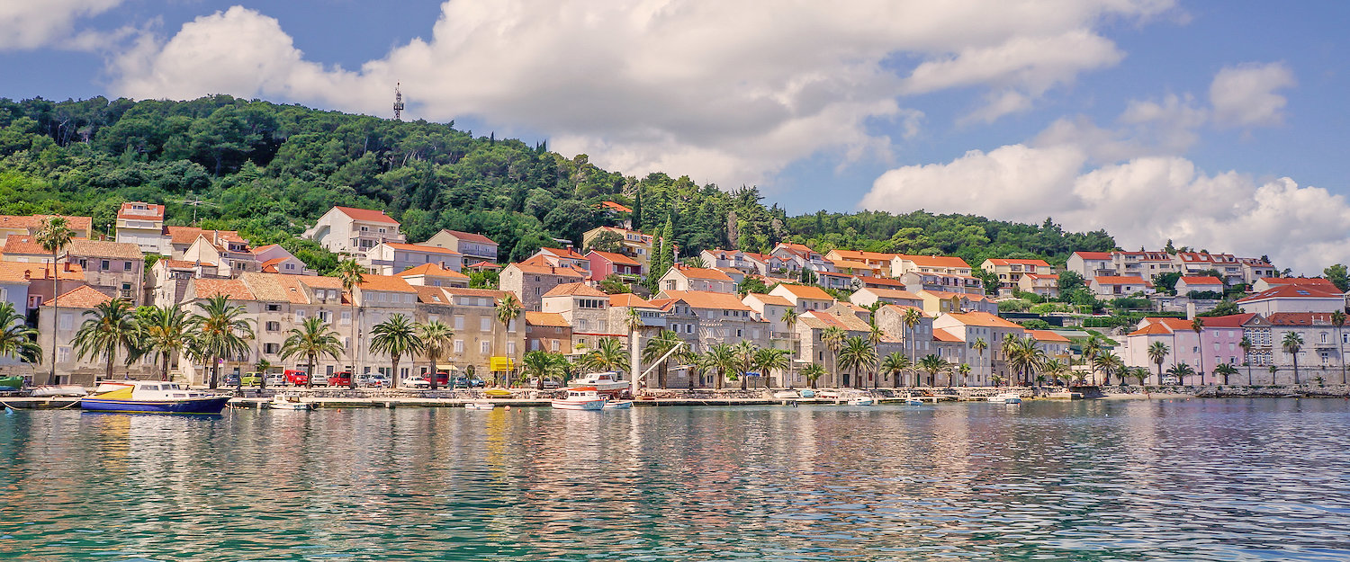 Die Stadt Korcula an der Küste in Kroatien Die Stadt Korcula an der Küste in Kroatien