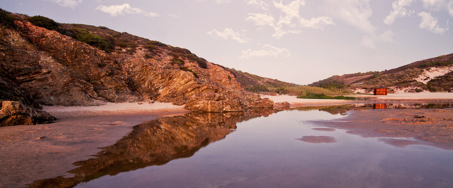 Praia na Costa de Galé