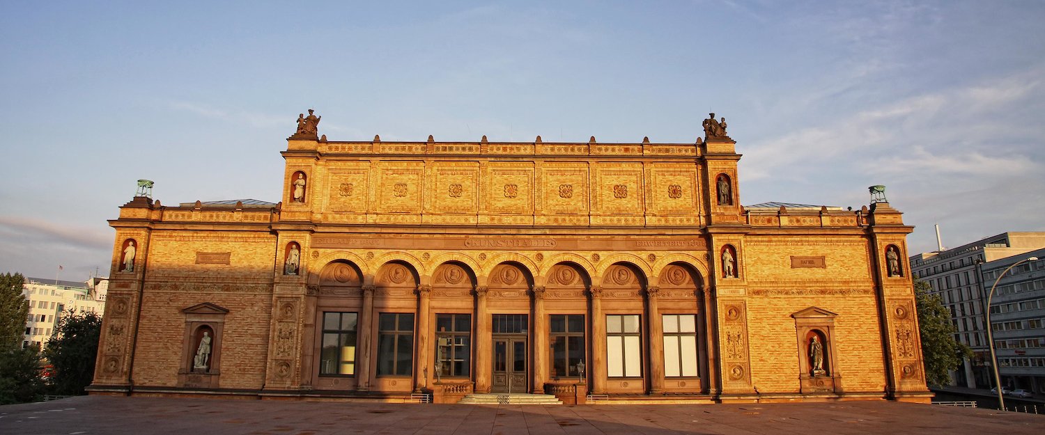 Die Kunsthalle beherbergt die verschiedensten Ausstellungen Die Kunsthalle beherbergt die verschiedensten Ausstellungen