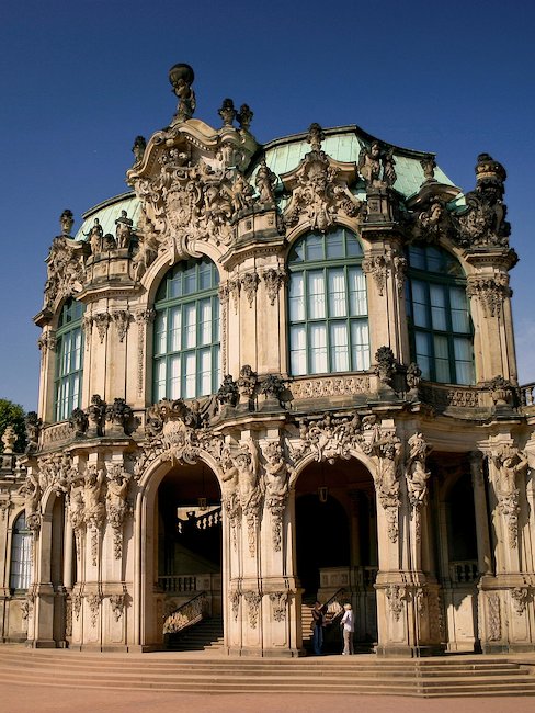 Der Zwinger