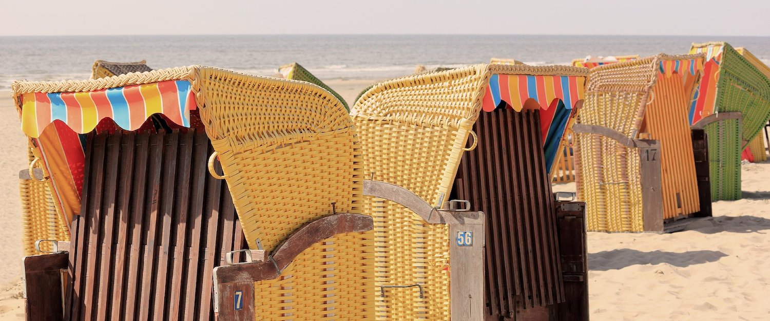 Strandkörbe findet man viele in Renesse Strandkörbe findet man viele in Renesse