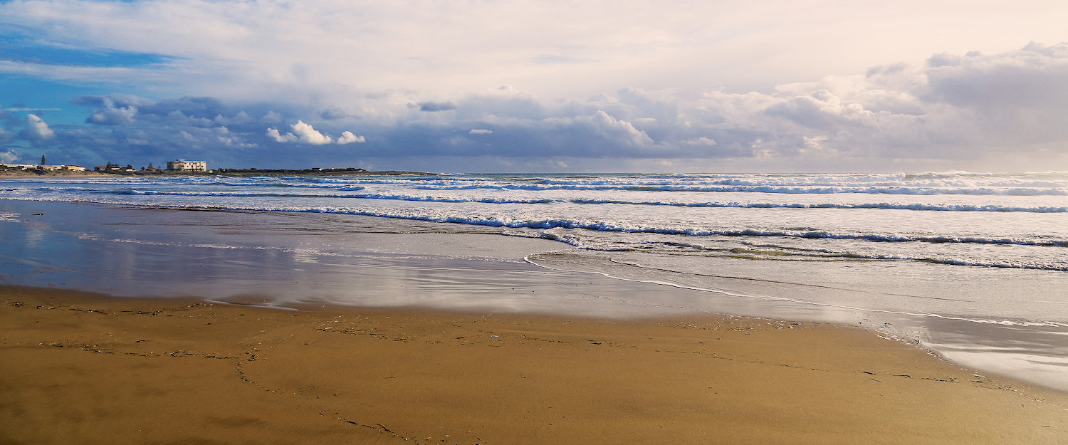 Tramonto in spiaggia. Tramonto in spiaggia.